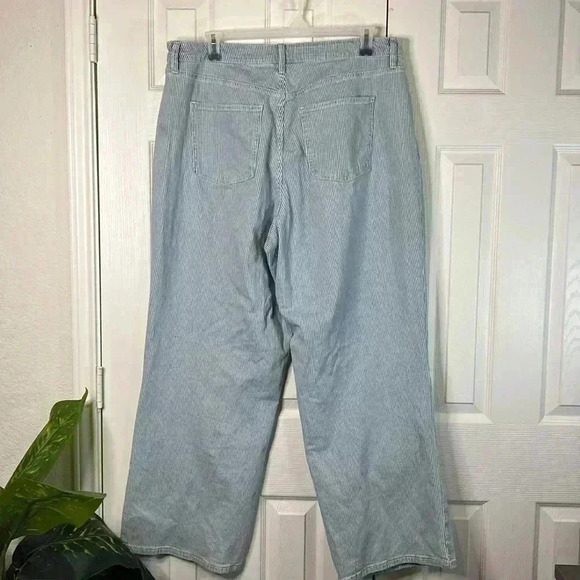 Universal Thread Jeans Relaxed Wide Leg Striped Size 17R Light Blue - Picture 9 of 13